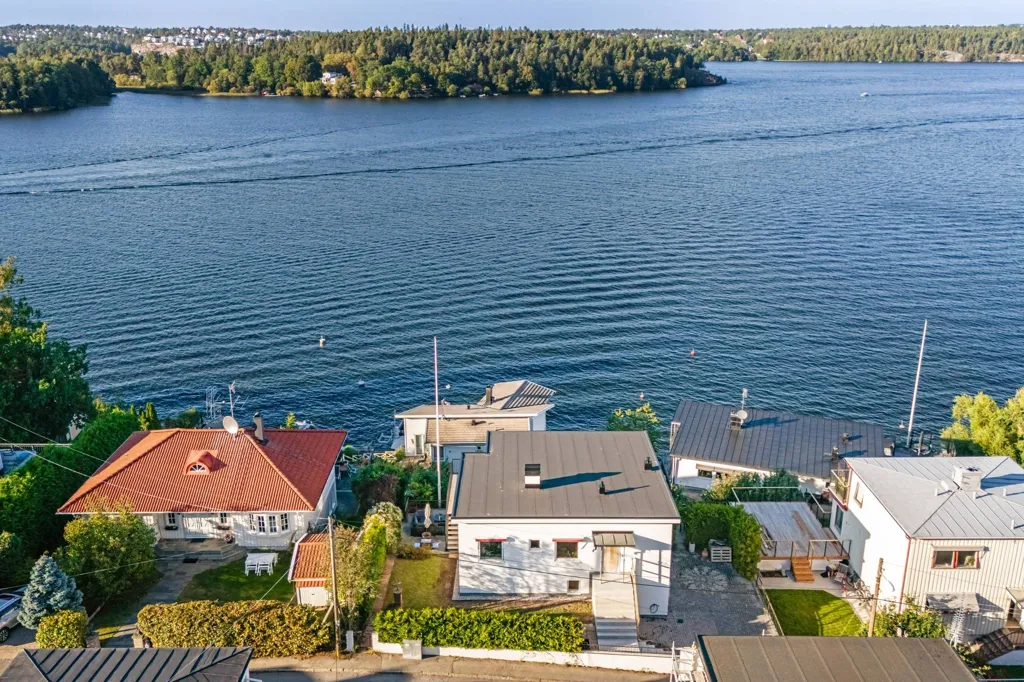 Aerial - Modern Apartment with Mälaren View in Mälarhöjden
