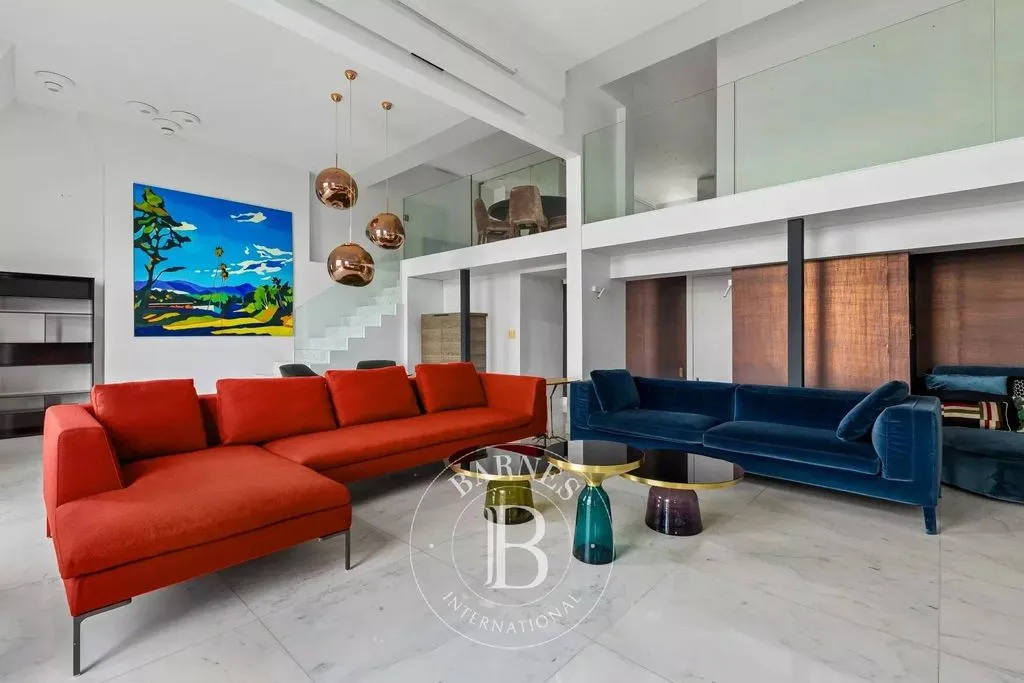 Living Room - Luxury Duplex with East-West View in Paris 7th