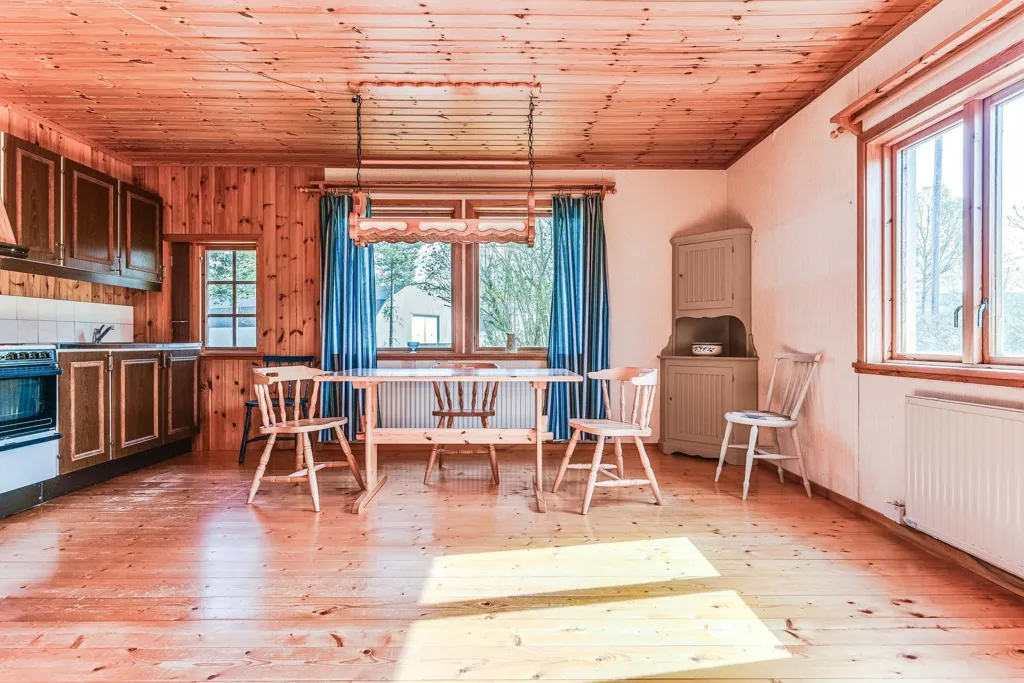 Söögituba - Renovated Villa with Garden in Ekshärad