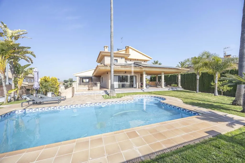 Bassein - Luxury House with Pool in San Antonio de Benagéber