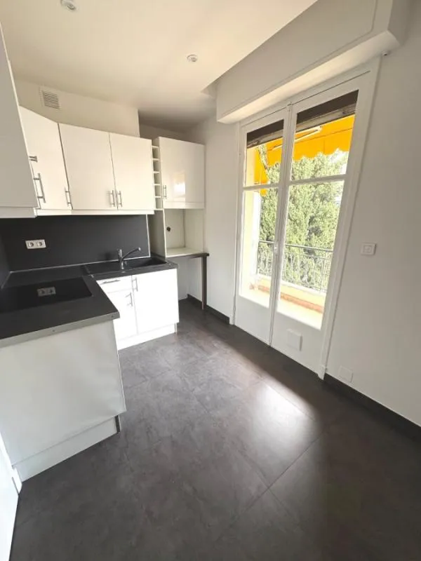 Cuisine - Appartement 1 Chambre avec Balcon à Cimiez