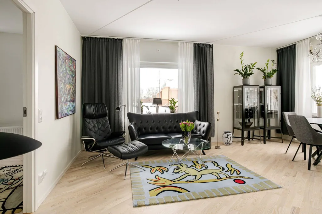 Living Room - Two-Bedroom Flat with Balcony in Gårdshusen