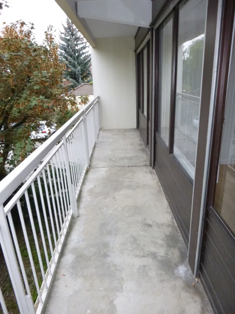 Rõdu - 2-Bedroom Apartment with Balcony in Ambilly