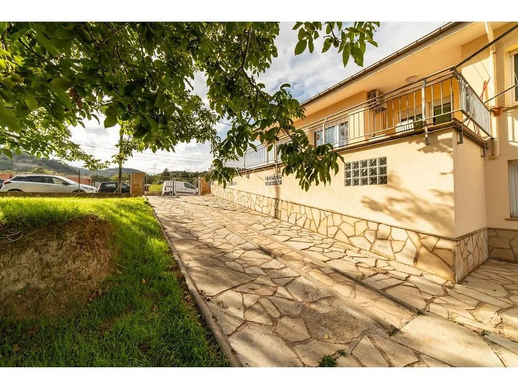 Extérieur - Chalet with Terrace and Garage in Tona