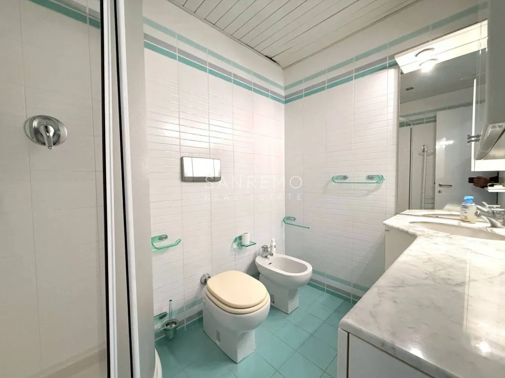 Vannitoad - Trilocale with Sea View in Sanremo