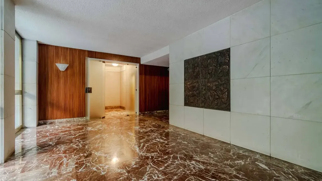 hallway_entrance