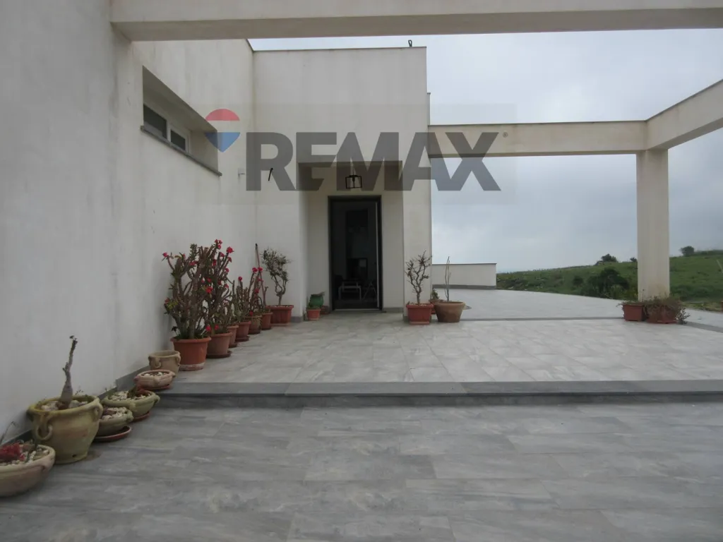 Terrass - Newly Built Villa with Sea View in Augusta