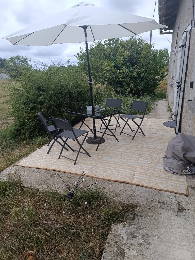 Terrasse - Ferme Rénovée avec 2 Gîtes et Cour Intérieure à Périgueux