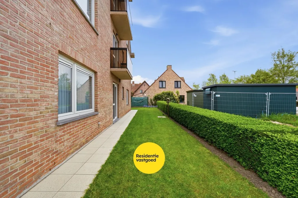 Aed - Ground Floor Apartment with Garden in Oudenburg Centre
