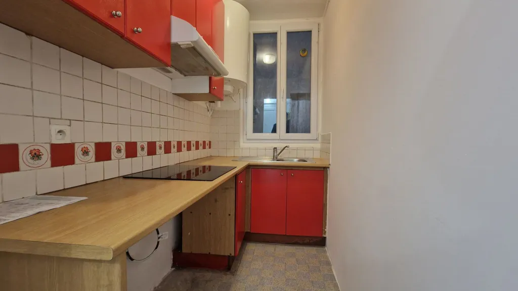Cuisine - Appartement 2 Pièces à Clichy, Proche Commerces