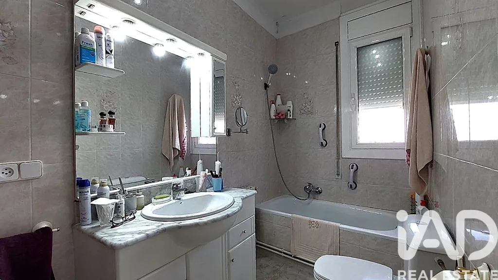 Salles de bain - Spacious 4-Bedroom Flat with Balcón in Calaf