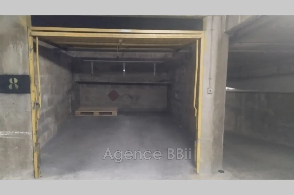 Garage - Private Parking Space in Paris 14ème