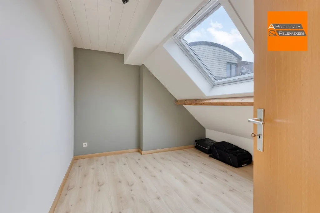 Pièces - Local Commercial avec Appartement à Sterrebeek