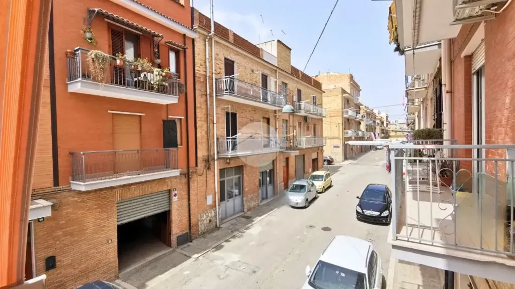 Balcon - Independent House with Courtyard in Lucera