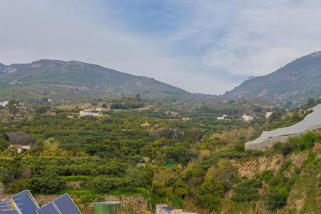 Jardin - Three-Bedroom House with Terrace in Ítrabo