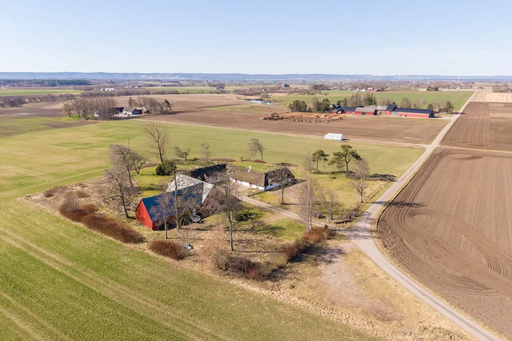 Õhuvaade - Historic Cross-Vaulted Farmhouse with Restaurant in Halland