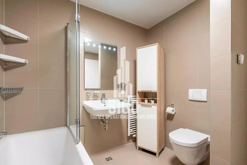 Salles de bain - Appartement 1 Chambre avec Vue à Gasperich