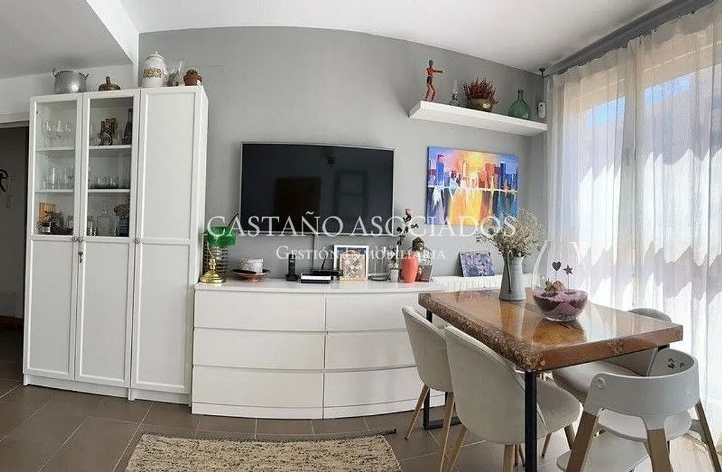 Salle à manger - Apartment with Pool in Nuevo Tres Cantos