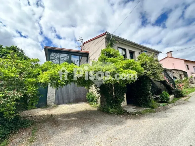 Extérieur - Two-Storey House with Solar Panels in A Cañiza