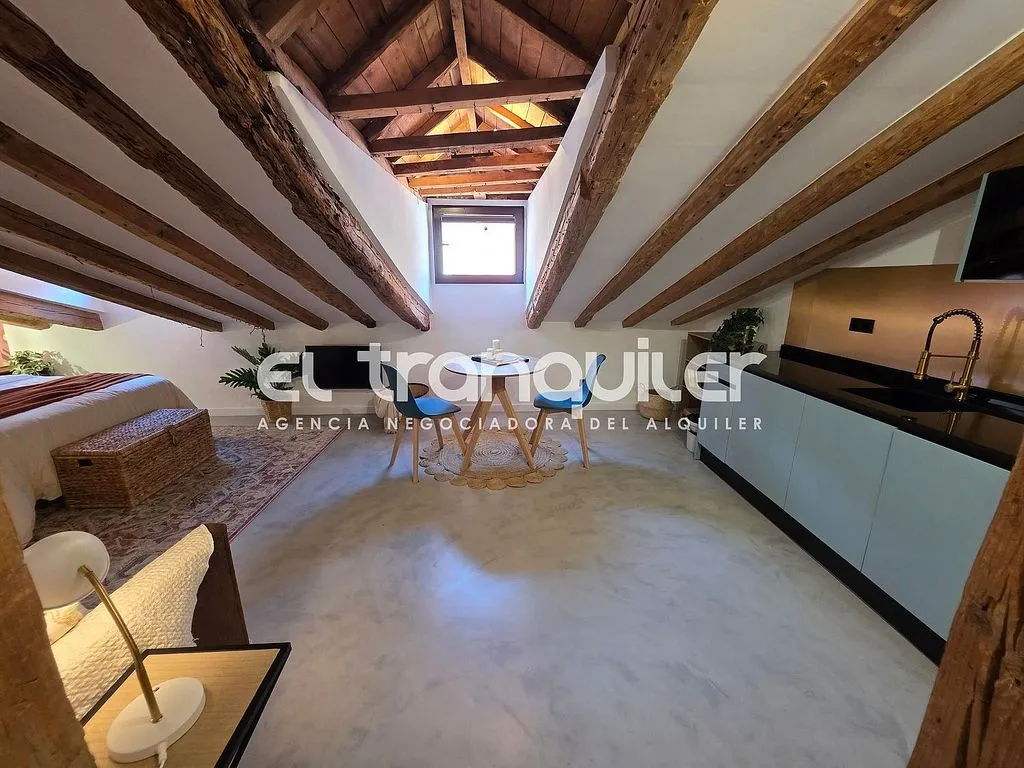 Stanze - Studio with Air Conditioning in De la Luna Street
