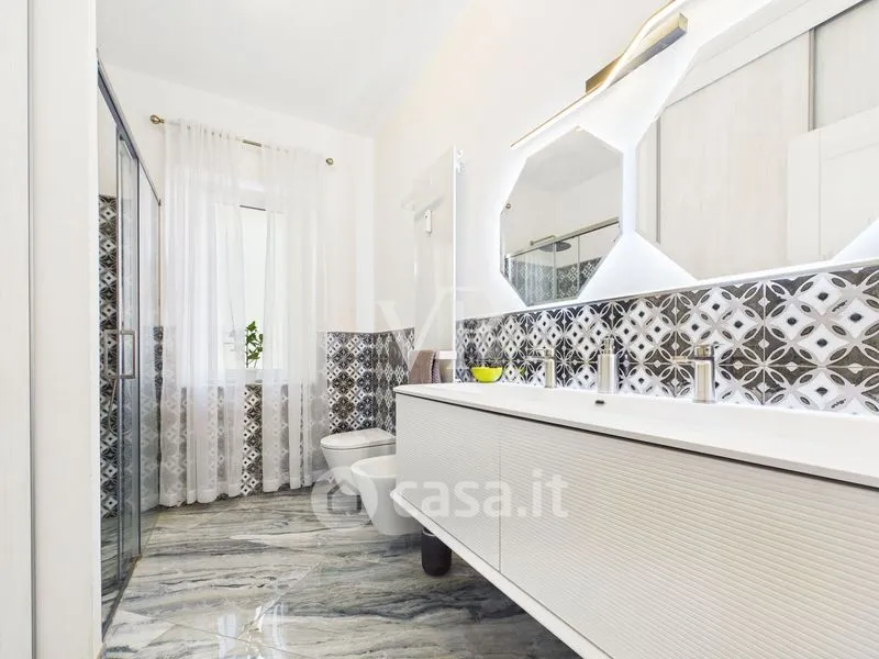Vannitoad - Modernised Apartment with Balcony in Merano