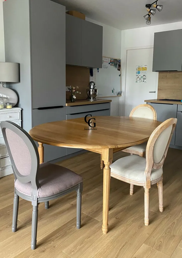 Salle à manger - Appartement Récent avec Balcon à Vertou