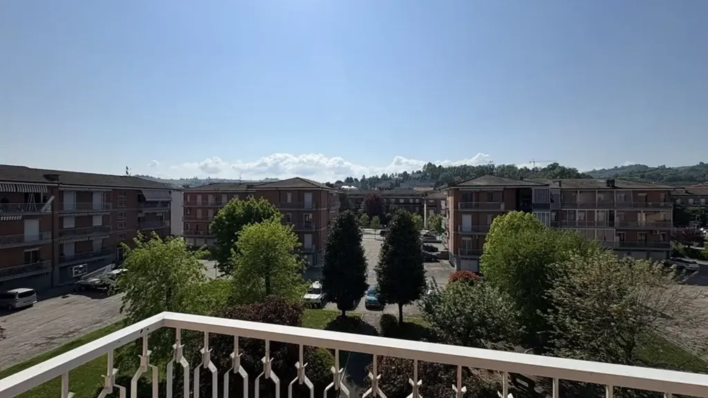 Balcon - Significant Apartment with Terrace in Alba