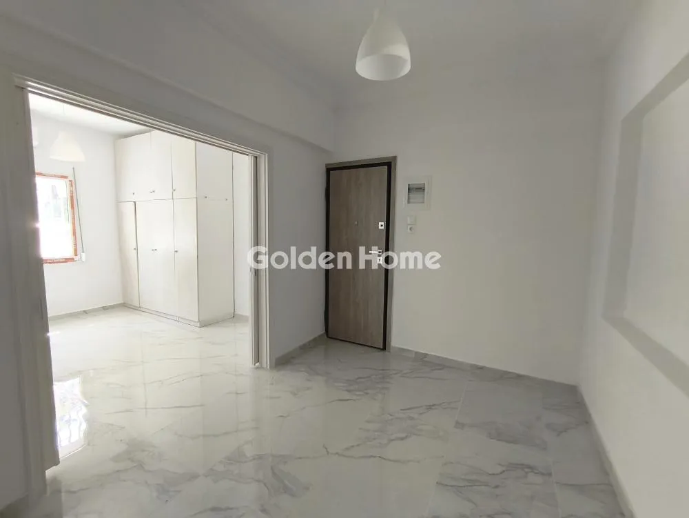 Entrée - Fully Renovated Apartment with Balcony in Upper Ymittos