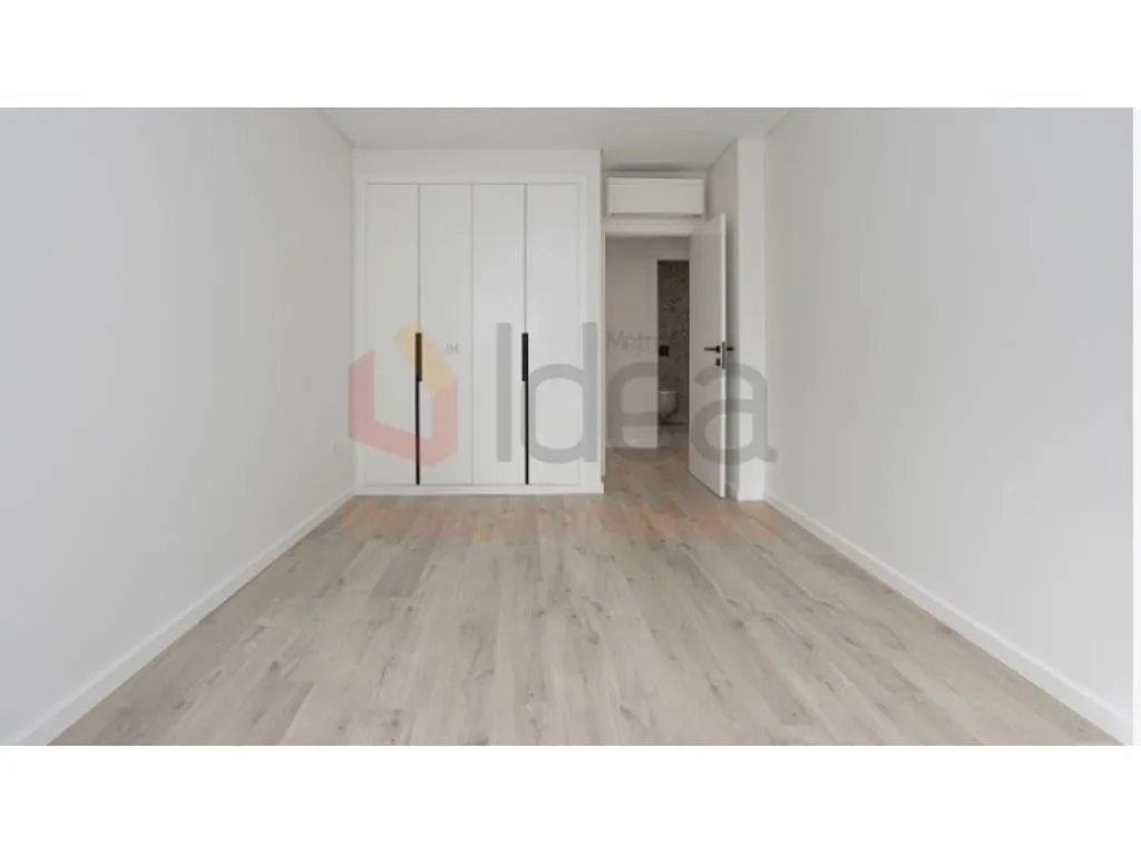 Pièces - Luxury Apartment with Balcony in Montijo