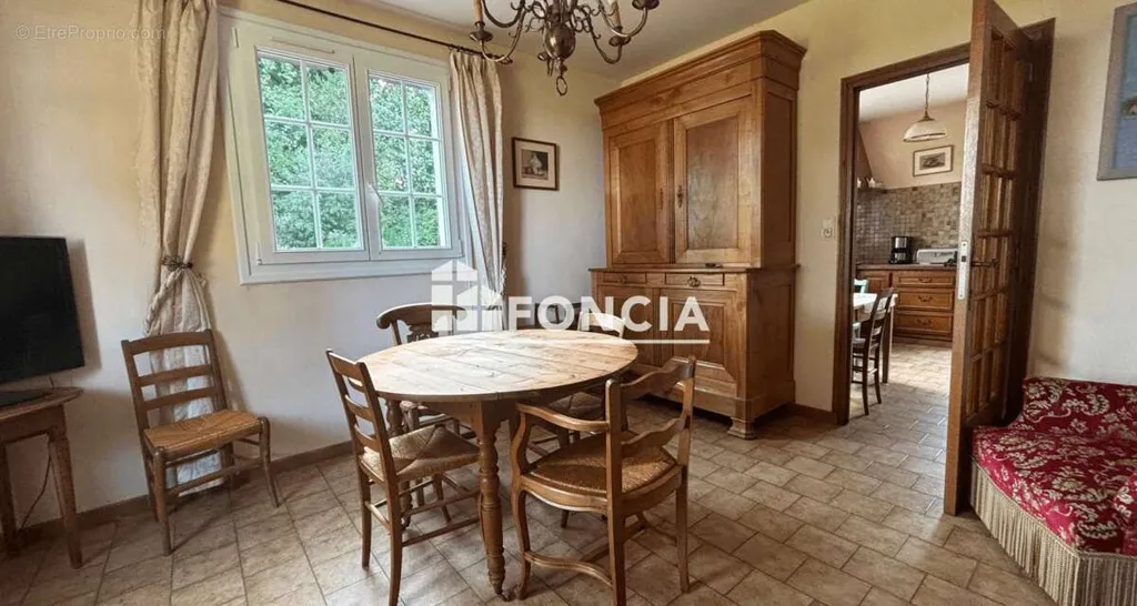 Salle à manger - Maison en Campagne avec Vue Imprenable près du Mans