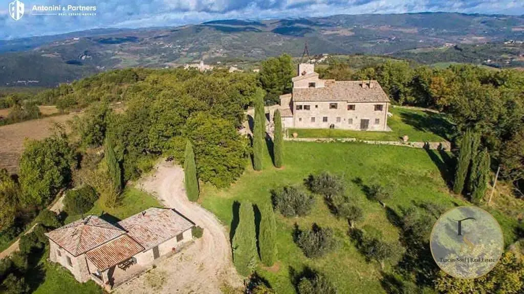 Vista aerea - Medieval Castle Villa with Pool in Baschi, Umbria