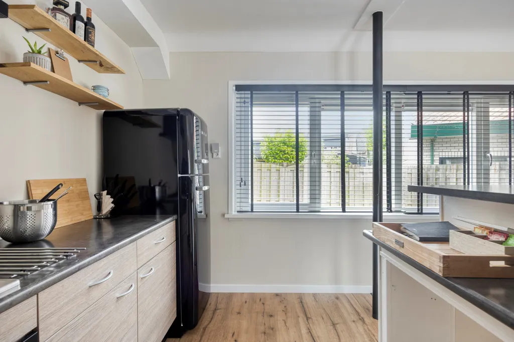 Cuisine - Corner House with Garden in Dirksland