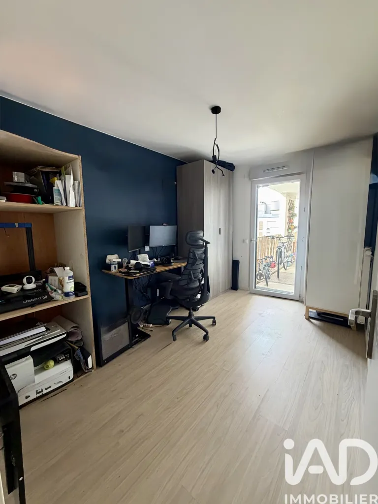 Bureau - Appartement avec balcon et ascenseur à Créteil