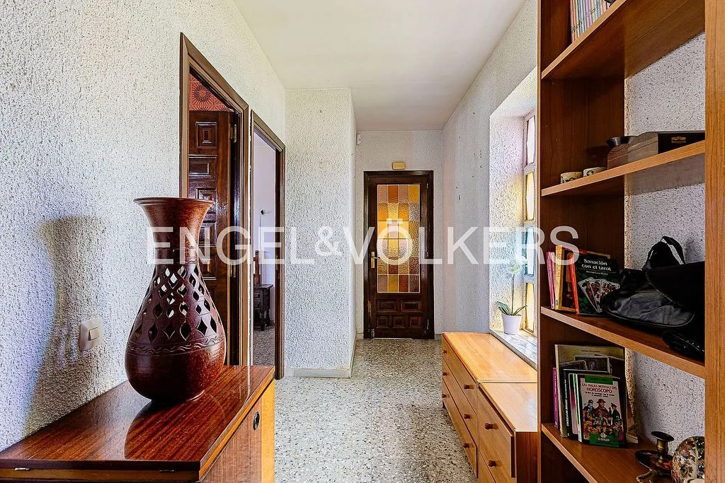 Esik - Single-Storey Chalet with Pool in El Parc de Cubelles