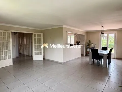 Salle à manger - Villa avec Piscine et Sous-sol à Mazamet
