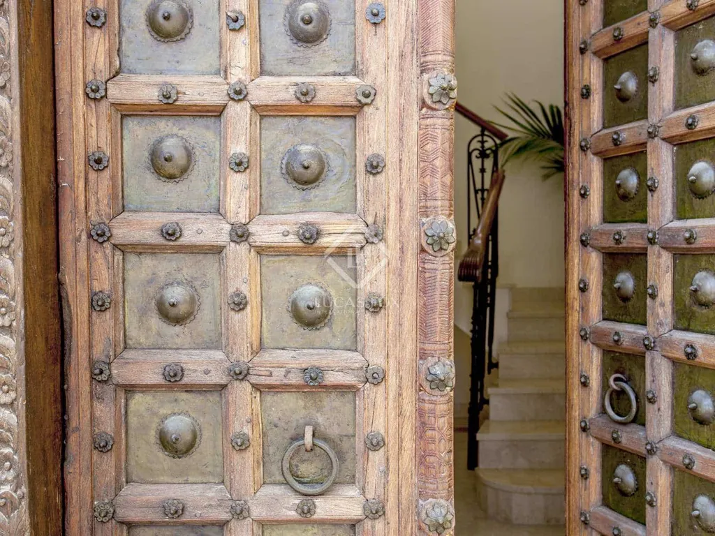 hallway_entrance