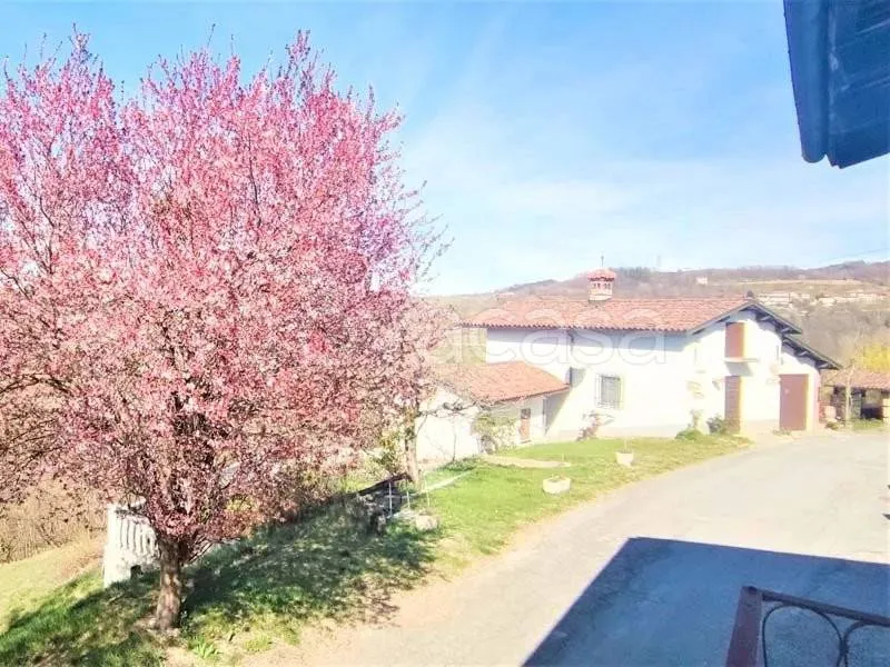 Välivaade - Rustic House with Panoramic View in Sale delle Langhe