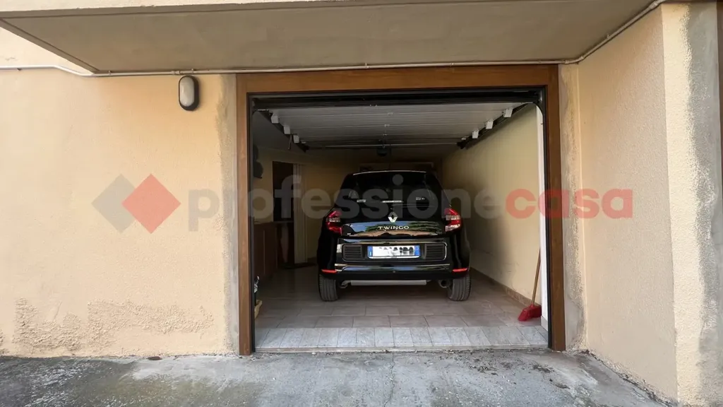 Garage - Quadruplex with Balcony in Isola Rizza
