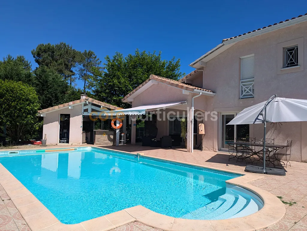 Piscine - Deux Maisons avec Piscine dans un Quartier Calme