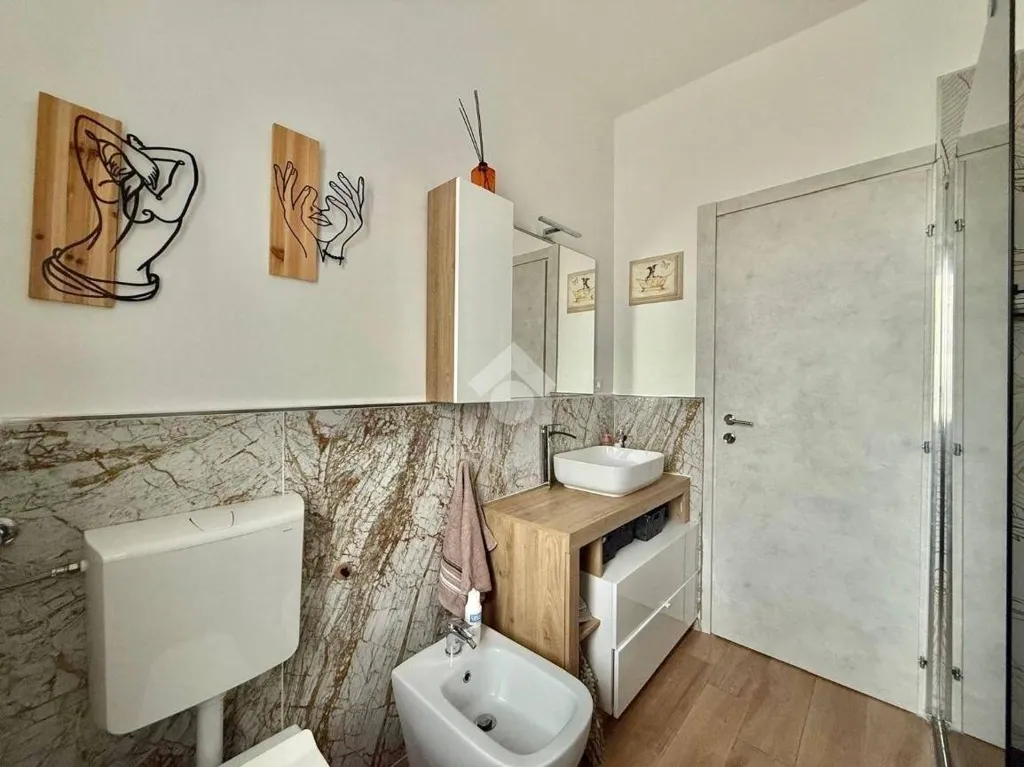 Salles de bain - Modernised Flat with Balconies in Orbassano
