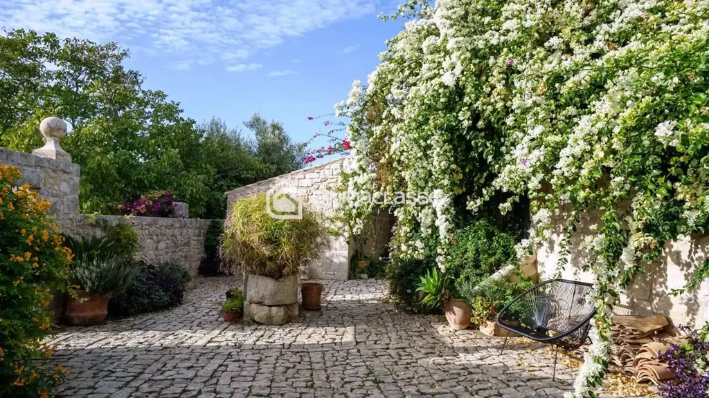 Giardino - Restored Casale with Pool in Modica Sorda