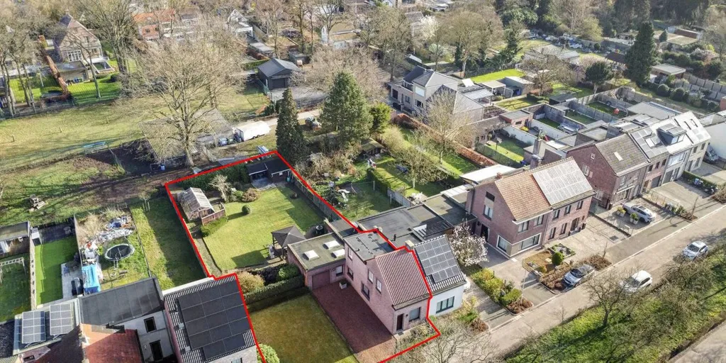 Õhuvaade - House with Development Potential in Brasschaat