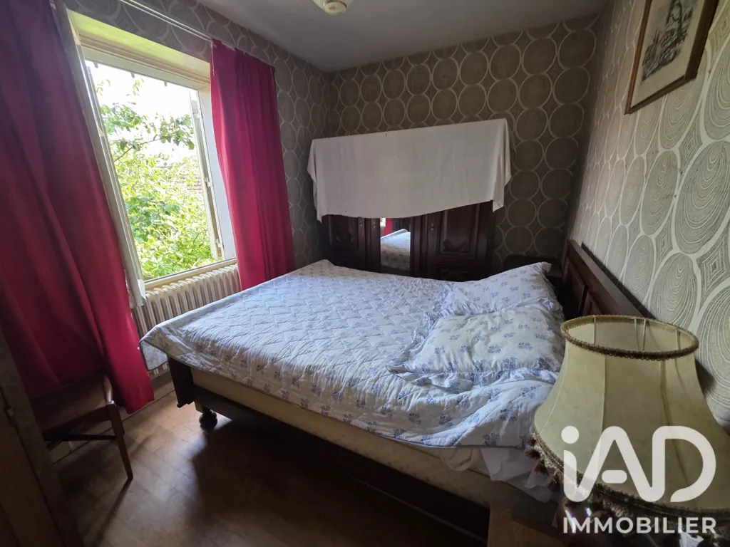 Magamistoad - Charming Village House with Original Features in Nuars