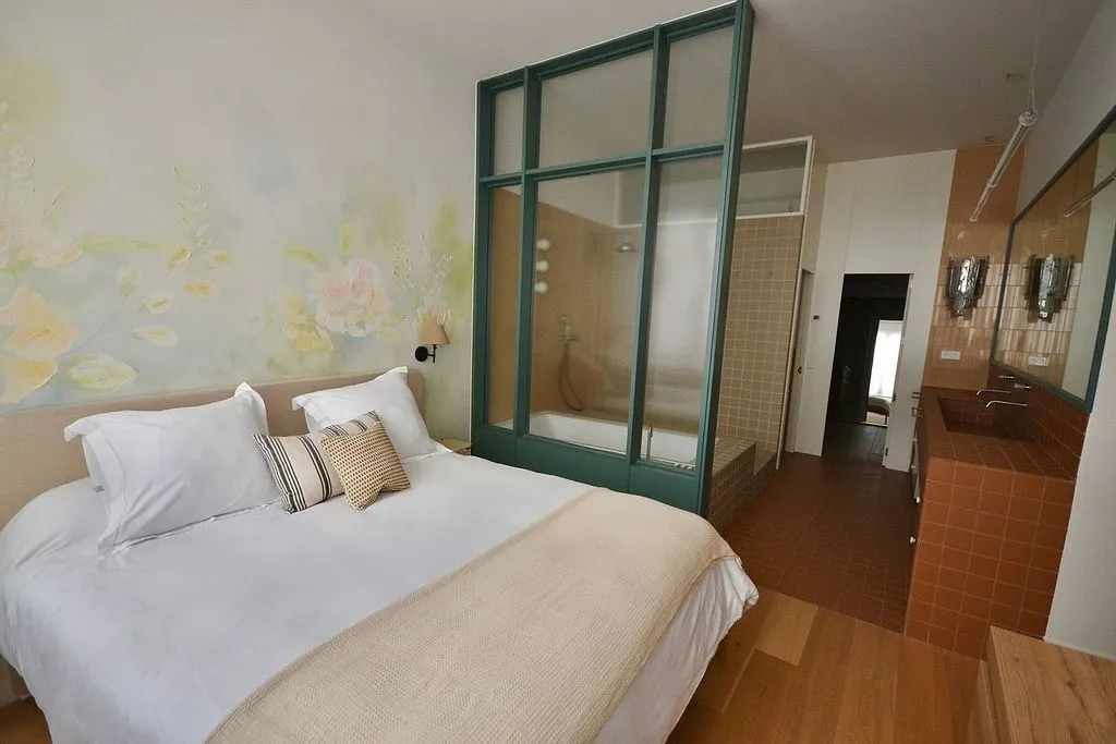 Magamistoad - Luxury Apartment with Interior Garden in Madrid