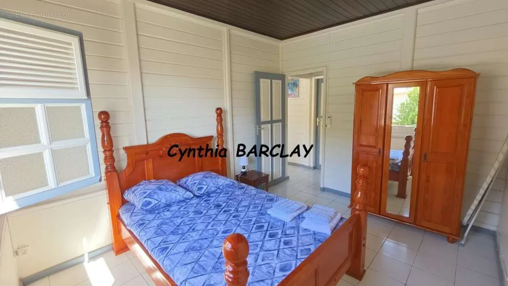 Chambres - Ensemble Immobilier avec Piscine à Le Carbet