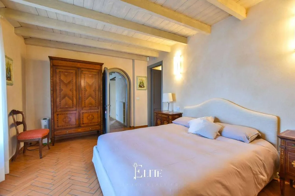 Magamistoad - Historic Villa with Private Garden in Azzate