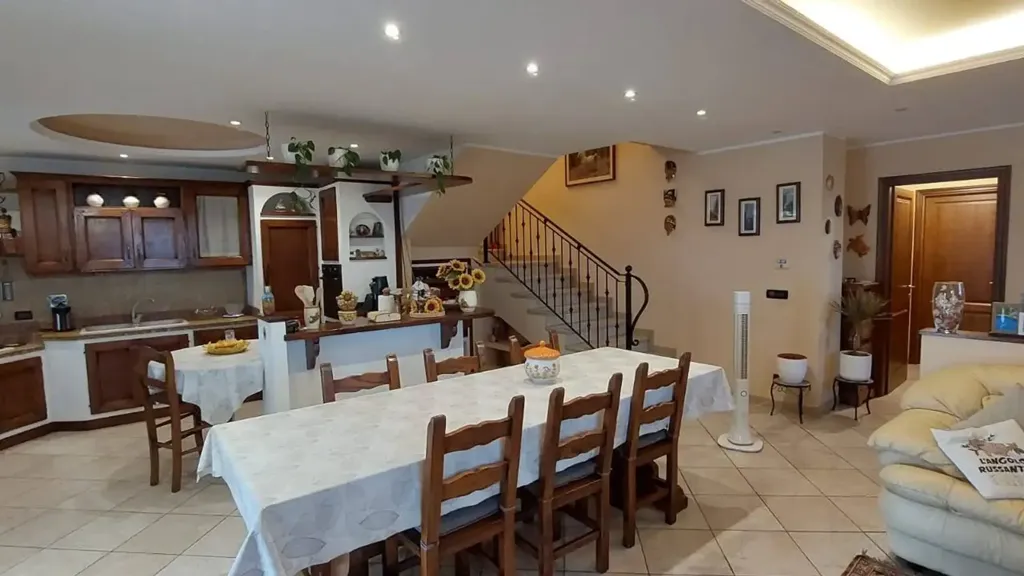 Salle à manger - Villa with Garden and Pool in San Benigno Canavese