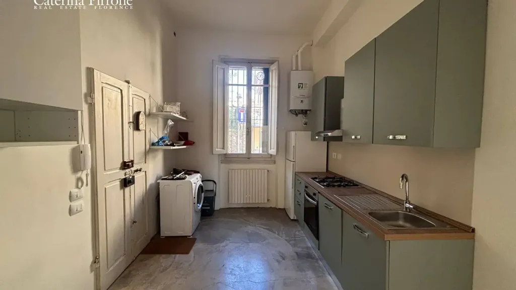 Cuisine - Rustic Townhouse with Balcony in Antella