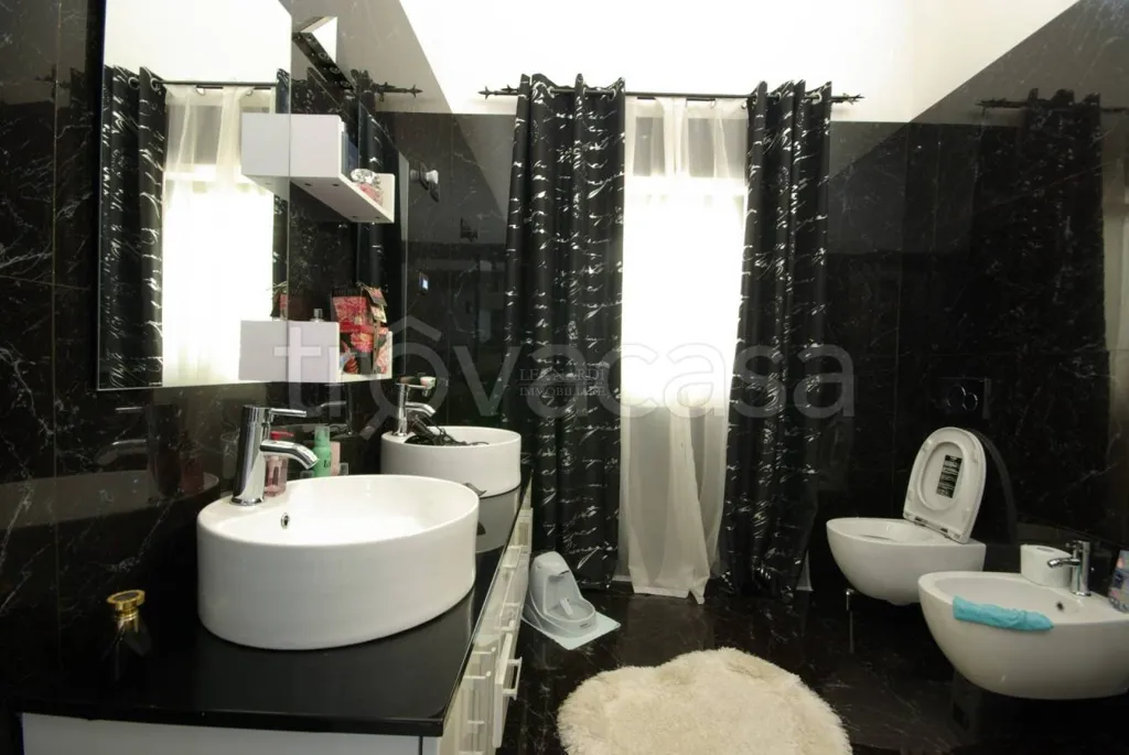 Salles de bain - Contemporary Villa with Garden in San Giustino