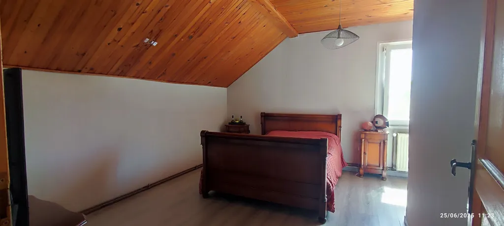 Chambres - Maison Familiale avec Grand Jardin à Bans